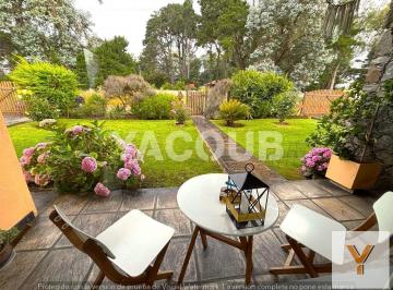 Casa · 143m² · 4 Ambientes · 1 Cochera · Quinta 4 Amb. - Escucha Permuta/propuestas - 178 m² Cub en Lote de 2400 m² - Los Horneros, Tandil