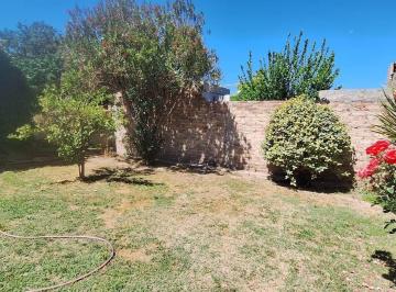 Casa · 147m² · 5 Ambientes · 4 Cocheras · Casa en Venta Chacras de Coria