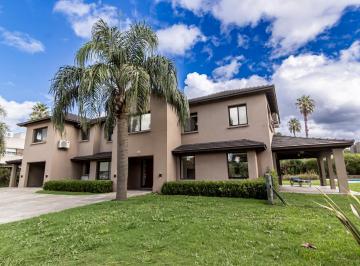 Casa · 1600m² · 5 Dormitorios · 3 Cocheras · Venta de Casa 5 Dorm. en San Marino - Funes Hills