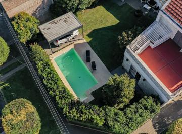 Casa · 391m² · 8 Ambientes · 4 Cocheras · Centeno Al 800 - Venta de Casa 3 Dorm. en Rosario