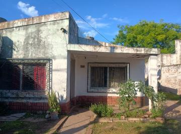 Casa · 85m² · 2 Dormitorios · Casa 2 Dorm. Sobre Av Paraguay 5235!
