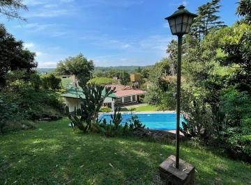 Casa · 208m² · 6 Ambientes · 1 Cochera · Vendo Casa 4 Dor. Pileta y Quincho Gran Vista. en Ñu Pora Rio Ceballos. Apto Credito.