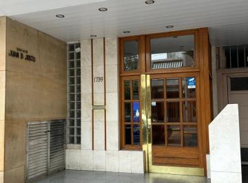 Departamento de 4 ambientes, Vicente López · Departamento con 3 Dorm. en Muy Buen Estado.