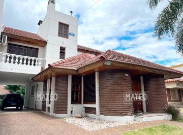 Casa de 6 ambientes, Moreno · Impecable Casa en Venta. Centro de Paso del Rey, Lado Norte.
