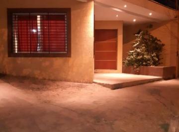 Casa · 197m² · 4 Dormitorios · 3 Cocheras · Greenwood Inmobiliaria Vende Casa Barrio Viejo Tonel 1