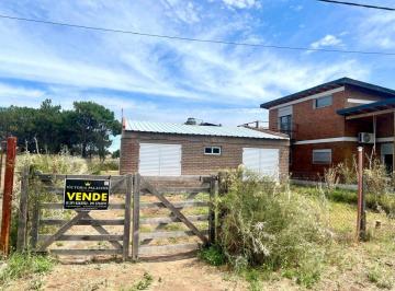 Casa de 2 ambientes, Pehuen-có · Se Vende Casa a 50 m del Mar en Pueblo Darwin!