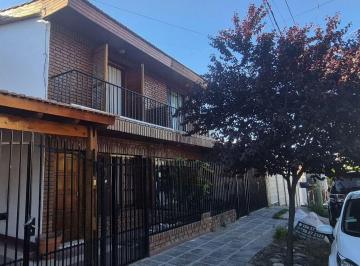Casa · 152m² · 5 Ambientes · 1 Cochera · Venta Duplex Santa Genoveva