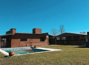 Imagen 1 · Casa en Venta con 2 Dorm., Pileta y Gran Terreno