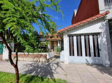 Casa · 166m² · 4 Ambientes · Chalet en Hurlingham Excelente Ubicacion