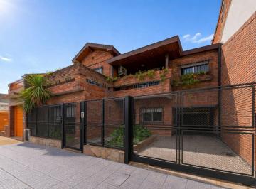 Casa · 193m² · 5 Ambientes · 2 Cocheras · Casa en El Libertador