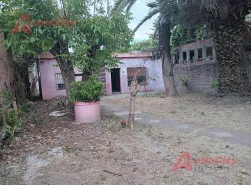 Casa · 300m² · 4 Ambientes · 3 Cocheras · Venta de Casa a Refaccionar Merlo