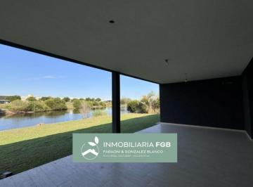 Casa · 234m² · 4 Ambientes · 4 Cocheras · Casa a Espejo de Agua en Venta en Barrio Golf | El Cantón | 234 m² Cubiertos|