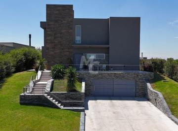 Casa · 411m² · 6 Ambientes · Casa en Venta en La Reserva Cardales