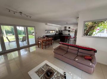 Casa de 5 ambientes, Funes · Venta - Casa de 4 Dorm. - Cantegril - Funes