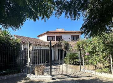 Casa de 8 ambientes, Córdoba · Arguello Inmejorable Ubicacion 3 Dor Suite Pileta