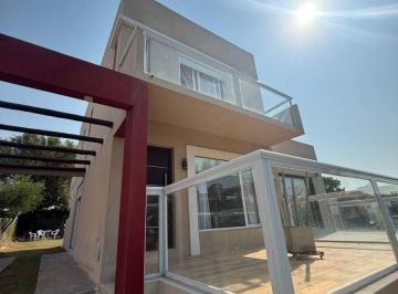 Casa en Venta de 4 ambientes Aldea del Este · Vendemos Hermosa Casa Triplex
