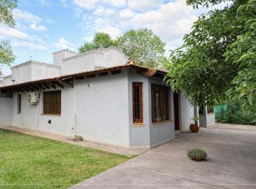 Casa · 525m² · 4 Ambientes · Casa 3 Dorm. Venta Villa San Lorenzo