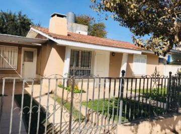 Casa · 124m² · 3 Ambientes · Casa en Venta - 2 Dorm. 2 Baños - Villa Allende