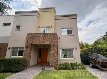 Casa · 150m² · 5 Ambientes · Casa en Venta en Los Olivares