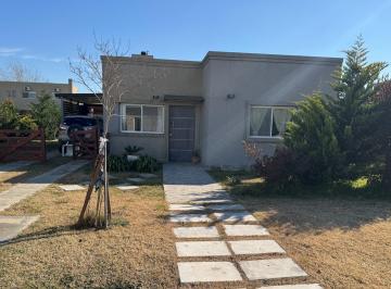 Casa · 94m² · 3 Ambientes · 2 Cocheras · Casa en Venta! Apto Crédito! Canning! 2 Dorm.! Todo Planta Baja. en Los Talas, Ezeiza, G. B. a.