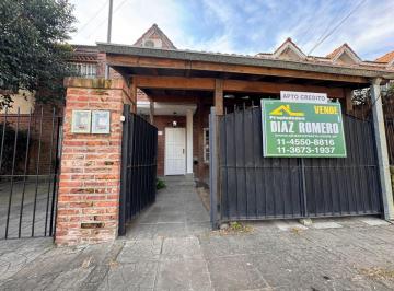 Casa de 4 ambientes, San Isidro · Duplex en Lomas de San Isidro (La Merced) - Venta U$s 165.000