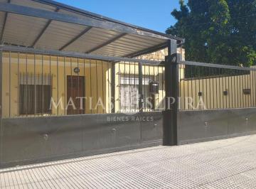 Casa · 243m² · 6 Ambientes · 2 Cocheras · Venta de Casa 6 Ambientes en San Antonio de Padua, Merlo