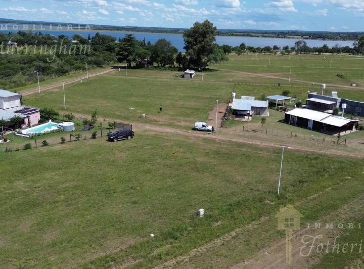Terreno · 716m²