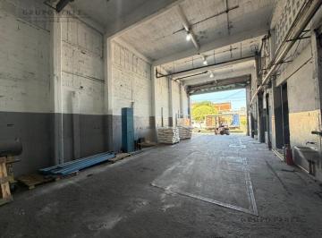Bodega-Galpón · 1000m² · Galpón - Depósito de 1400 m² 300 m² de Oficinas - Lomas del Mirador - Alquiler
