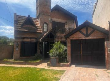 Casa · 120m² · 4 Ambientes · 1 Cochera · Venta Casa Villa Udaondo 4 Ambientes