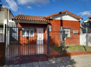 Casa de 4 ambientes, Lomas de Zamora · Impecable Chalet Clasico