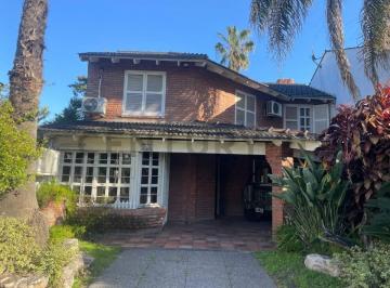 Casa · 160m² · 4 Ambientes · 2 Cocheras · Venta de Casa 4 Ambientes en Ituzaingo, Ituzaingó