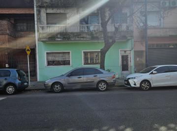 PH de 3 ambientes, Velez Sarsfield · Excelente PH de 3 Ambientes con Doble Patio Al Fondo.