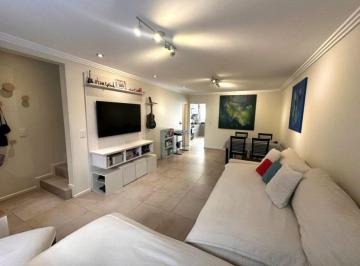 Casa de 4 ambientes, Vicente López · Dúplex 4 Ambientes en Olivos - Suite, Escritorio y Patio - 161 m² - Doble Cochera