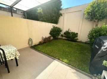 Casa de 4 ambientes, Vicente López · Dúplex 4 Ambientes en Olivos - Suite, Escritorio y Patio - 161 m² - Doble Cochera