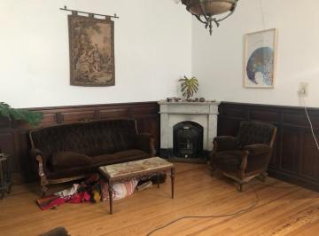 Casa · 325m² · 3 Ambientes · 1 Cochera · Casa en Venta - 2 Dorm. 1 Baño - La Plata