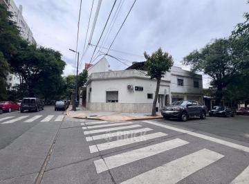 Casa · 94m² · 4 Ambientes · Casa en Lote de 6.30x14.12 en Primera Junta Al 1800 - T/al Fte en Esquina Gran Tza Patio 2 Baños