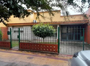Casa · 125m² · 4 Ambientes · 1 Cochera · Casa en Venta - 3 Dorm. 1 Baño - La Plata