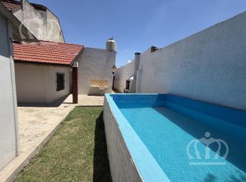 Casa · 67m² · 4 Ambientes · 2 Cocheras · Casa - Lanús Este