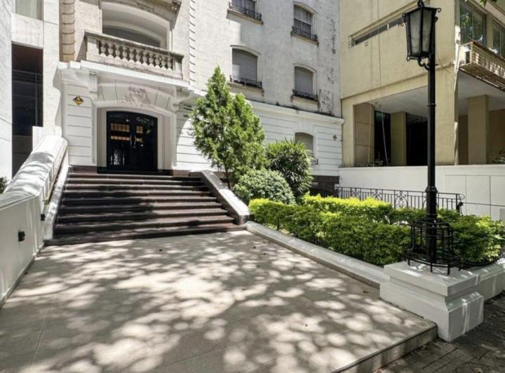 Departamento · 160m² · 6 Ambientes · 1 Cochera