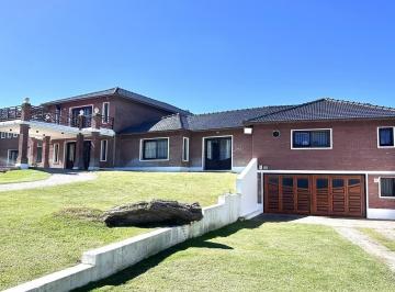 Casa · 838m² · 9 Ambientes · 4 Cocheras · La Mejor Casa de Mar Azul
