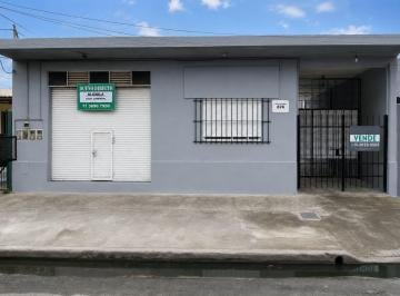 Casa · 147m² · 6 Ambientes · 3 Cocheras · 2 PH Mas Local. Venta en Block. Oportunidad