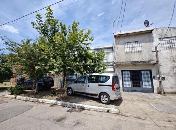 Casa · 245m² · 4 Ambientes · 1 Cochera · Casa en Venta en G. Catan
