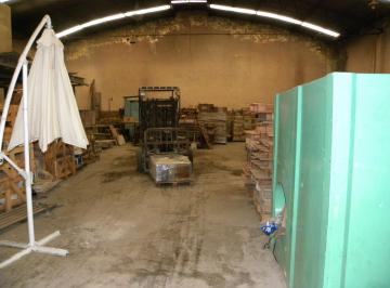 Bodega-Galpón · 432m² · 1 Cochera · Galpón en Alquiler en G. de Laferrere