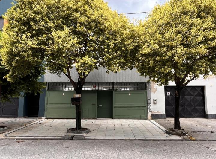 Casa · 240m² · 3 Dormitorios · 2 Cocheras