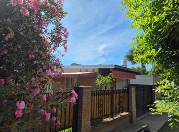 Casa de 1 ambiente, Ibarlucea · Dos Propiedades en Barrio Los Ceibos, Ibarlucea.