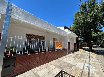 Casa · 146m² · 5 Ambientes · 1 Cochera · Casa 5 Ambientes en Venta en Villa Adelina