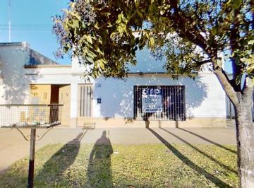 Casa · 155m² · 5 Ambientes · 1 Cochera · Casa en Los Hornos - Lote de 10 X 45 - 3 Dorm.