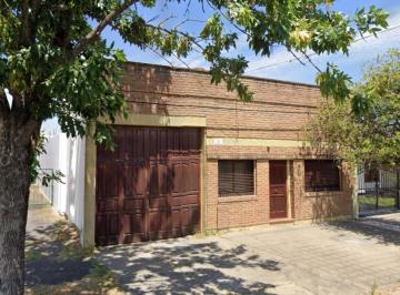 Casa · 600m² · 4 Ambientes · 1 Cochera · Casa Más Departamento - Lote 10 X 60 - La Plata