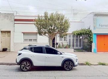 Casa · 101m² · 4 Ambientes · 1 Cochera · Casa de 2 Dorm. - Lote Propio de 10 X 13 - La Plata