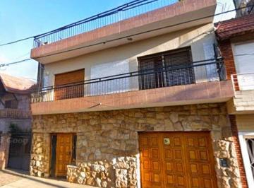 Casa de 5 ambientes, La Matanza · Casa 5 Ambientes en Ramos Mejía, Excelente Ubicación 2 Cuadras de Av de Mayo